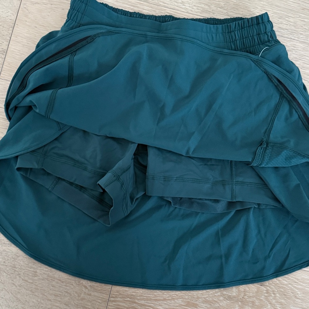 NWT Lululemon Limited Edition Teal Skirt size 8 - Picture 7 of 7